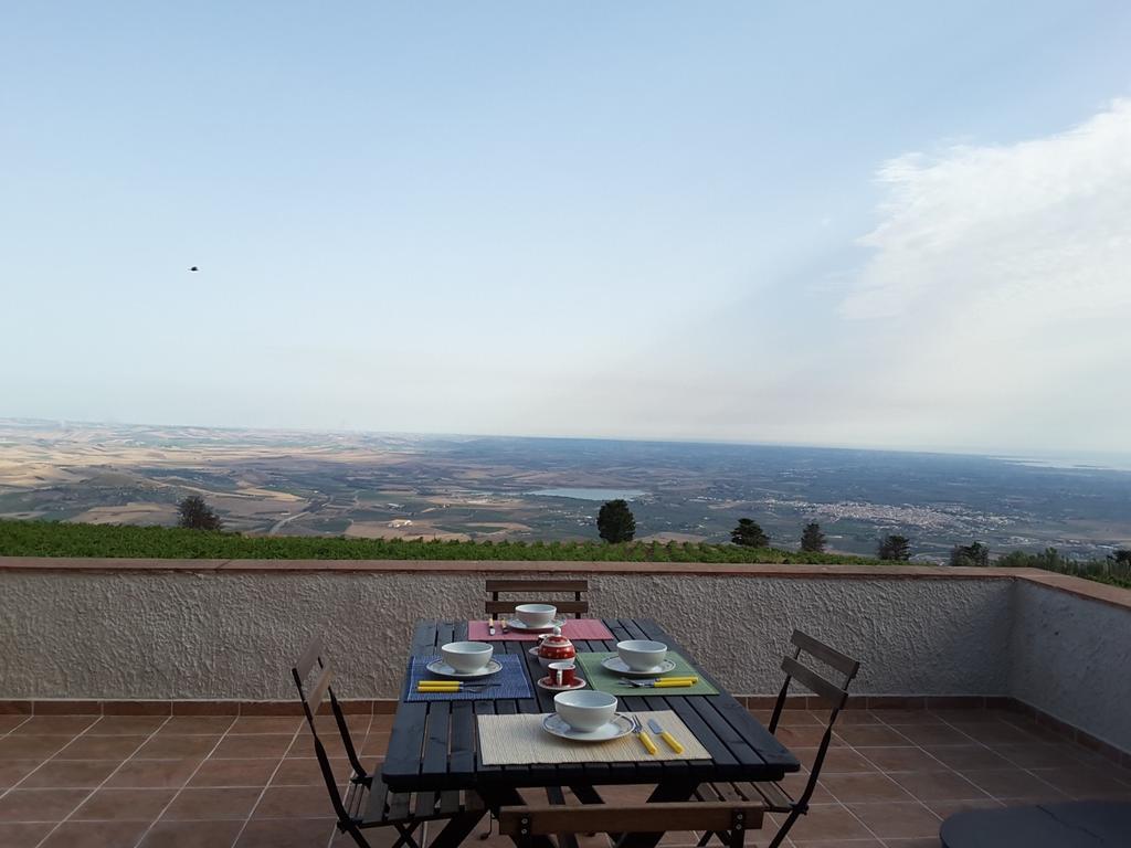 Maison d'hôtes Casa Nel Vigneto Erice Extérieur photo