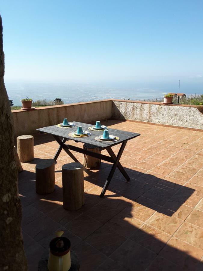 Maison d'hôtes Casa Nel Vigneto Erice Extérieur photo